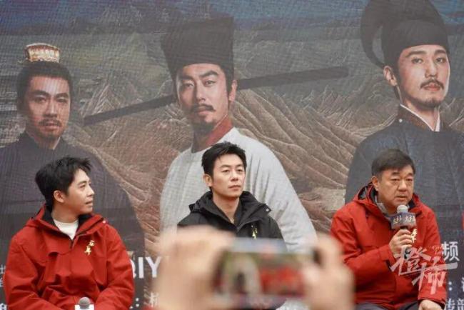 西湖边明星皆聚 董勇现场“加戏” 《太平年》动身发布会星光熠熠