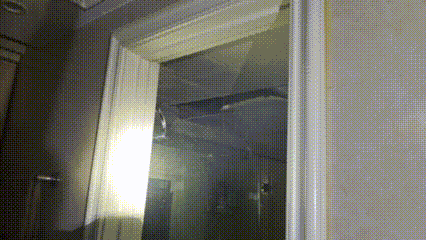 洗澡时浴霸突然冒烟起火 这两个功能切勿同时开启