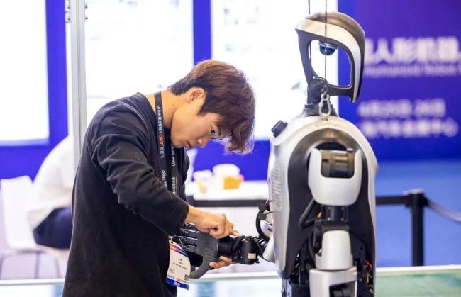 专家预测人形机器人行业将迎来洗牌