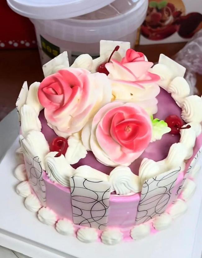 乡村蛋糕店爆火老板称不敢涨价 实惠美味暖人心