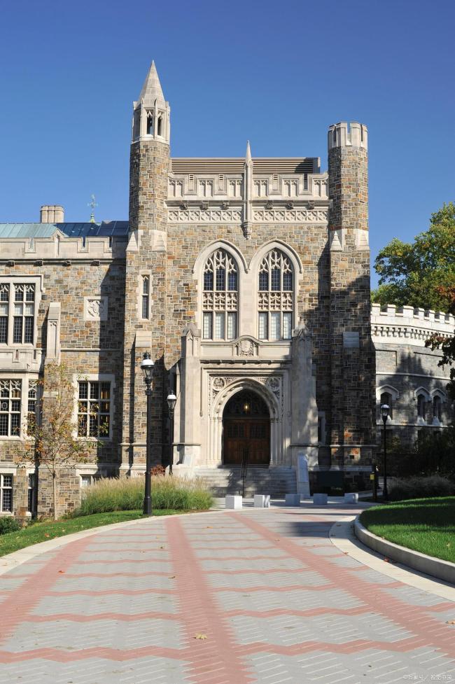 哈佛女孩斥牢A说谎 洗地不成反惹争议