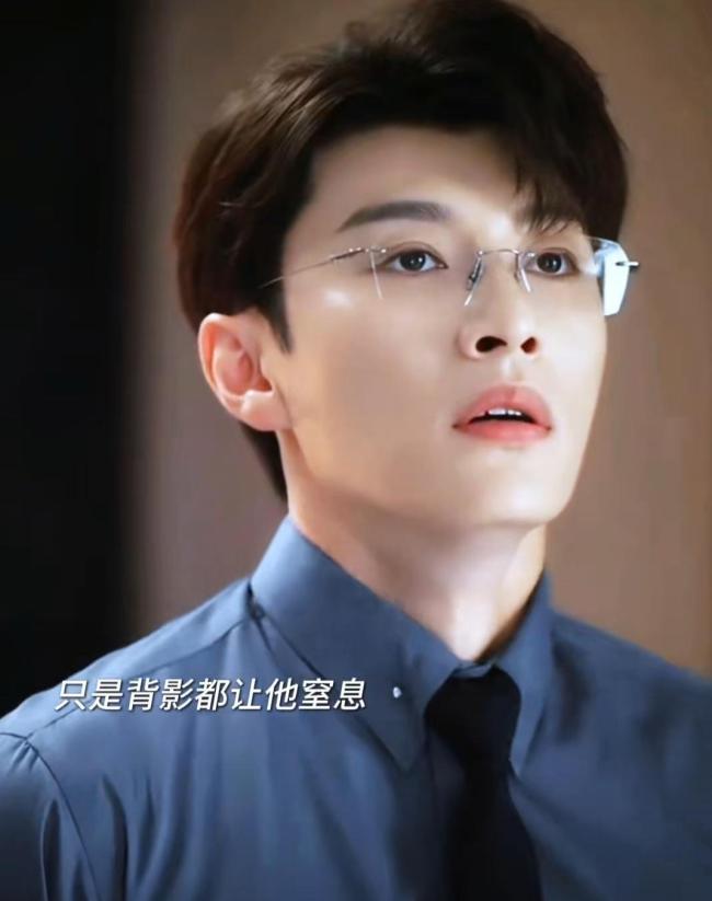 轧戏胡羞爸爸出车祸 裴轸黑化引争议