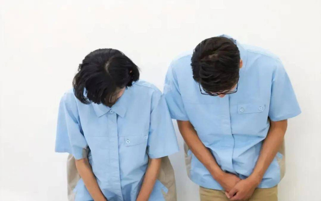 西贝5亿亏空百店关停 贾国龙硬刚罗永浩失败