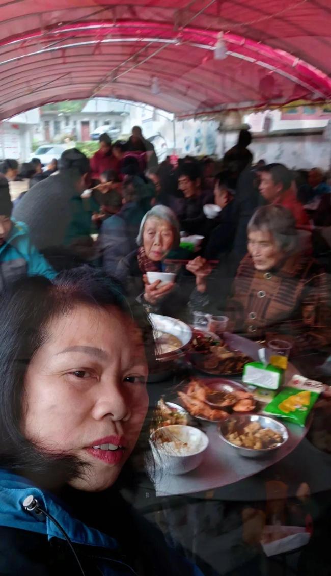 56岁阿姨重新“养自己”获赞 温暖文字治愈人心