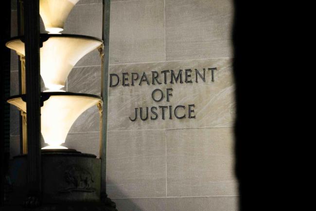 美司法部向明尼苏达州官员送达传票