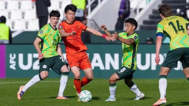 泪目！国字号男足22年后再进亚洲决赛，冲22年洲际首冠：盼复仇日本，重燃希望之光