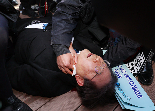 韩国政府将李在明遇袭事件定性为鲜有的“恐怖袭击” 袭击者被判15年监禁