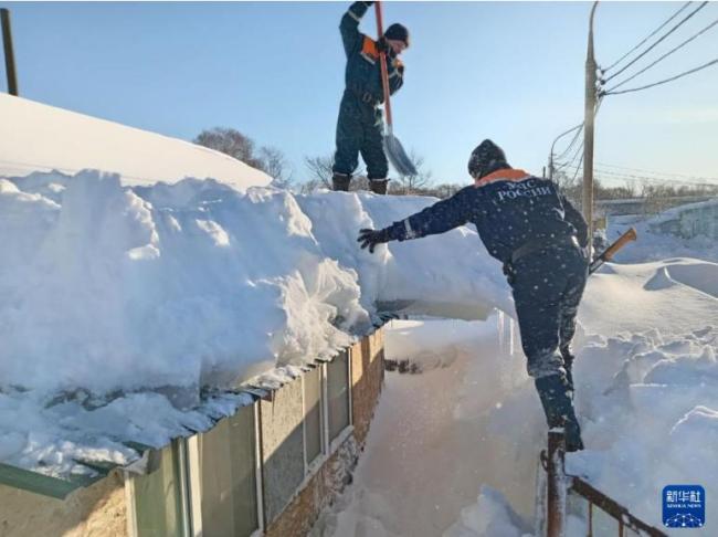 留学生揭穿9层楼积雪骗局 AI伪造视频广泛传播