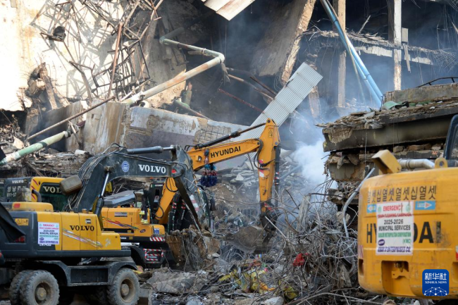 巴基斯坦卡拉奇购物中心火灾已致67死 死亡人数持续上升