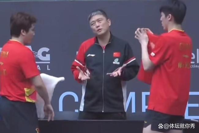 国乒两大主力出局！教练被气得捂胸口 比赛压力山大