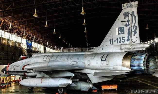 美媒曝摩洛哥考虑购买枭龙战机 成本优势成关键