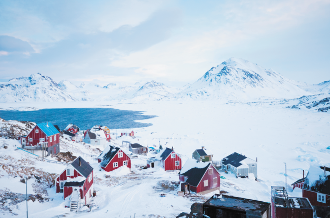 格陵兰文化叙事，西方与本土的“冷暖博弈”