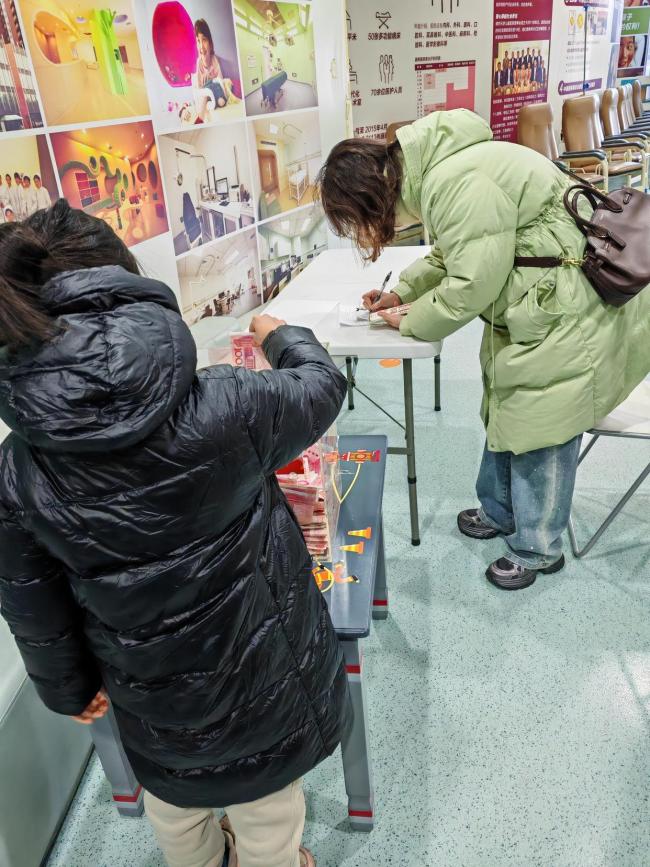 李亚鹏拼命要救的唇腭裂患者们：我很渴望和人说话 免费治疗带来希望