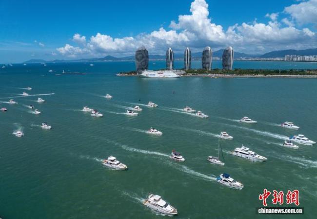 海南政协委员建言打造千亿级玩海产业