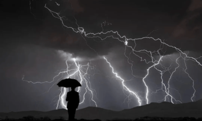 光伏寒冬依然冰冷刺骨：9大龙头2025年合计最高亏损500亿 行业复苏路漫漫