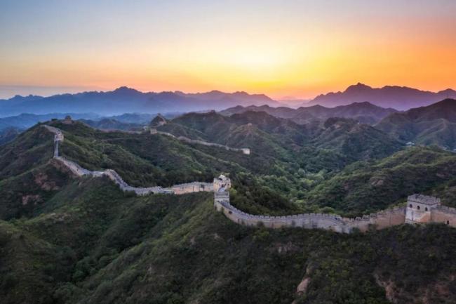 6旬老人北京跟团游时猝死，连续两天凌晨集合！网友：年轻人也吃不消 量力而行更重要