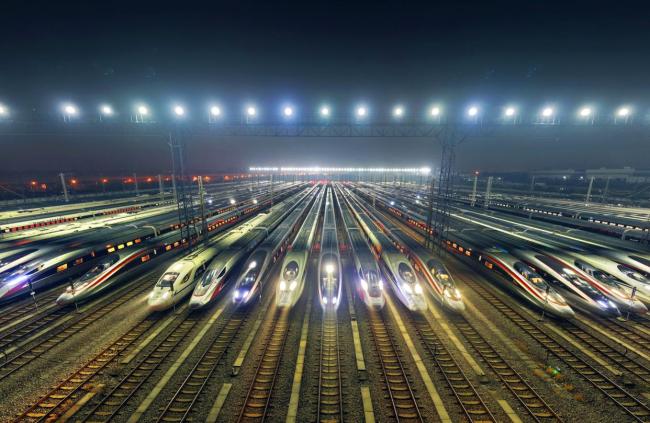 春运将拉开大幕 动车集结如陆地航母