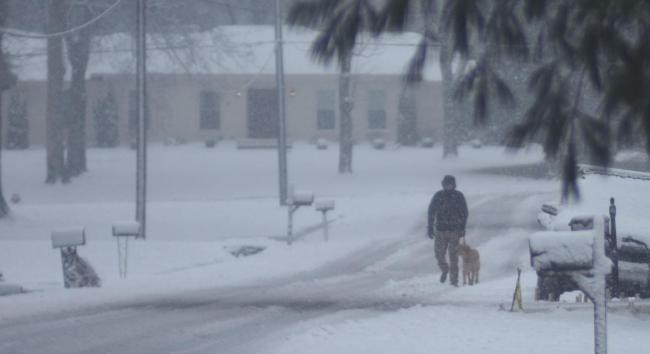 美国冬季风暴致逾100万用户断电 极端天气引发大规模航班取消