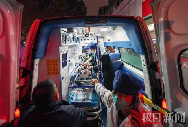 女童心脏濒临崩溃 ECMO团队紧急救援 生死时速挽救生命