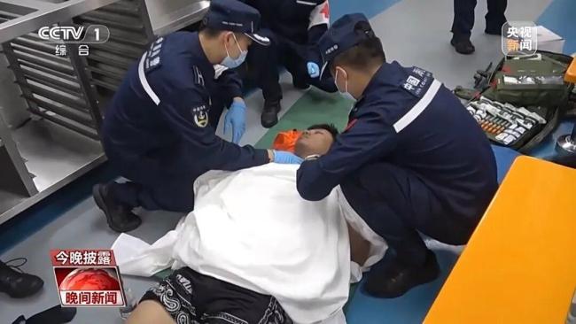 媒体回溯海警救菲船员过程 两天多紧急搜救成功