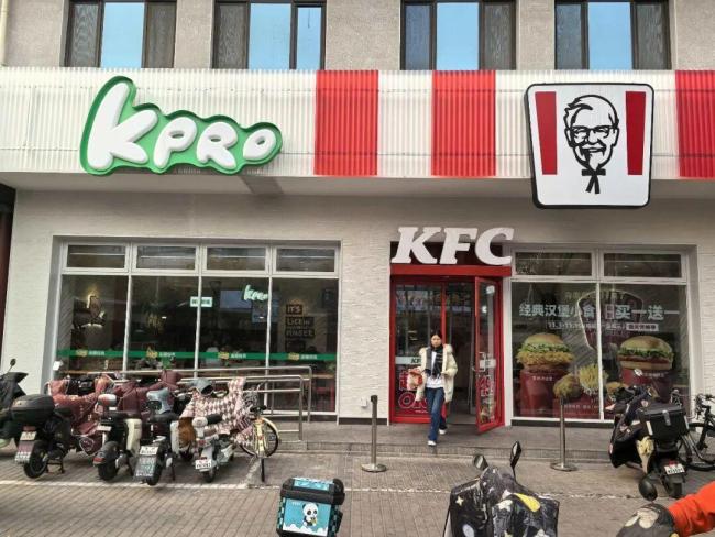 卖炸鸡的摇奶茶的集体盯上轻食 轻食界来新人了