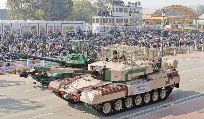 印度阅兵多款国产武器首次亮相 展示国防自力更生成果