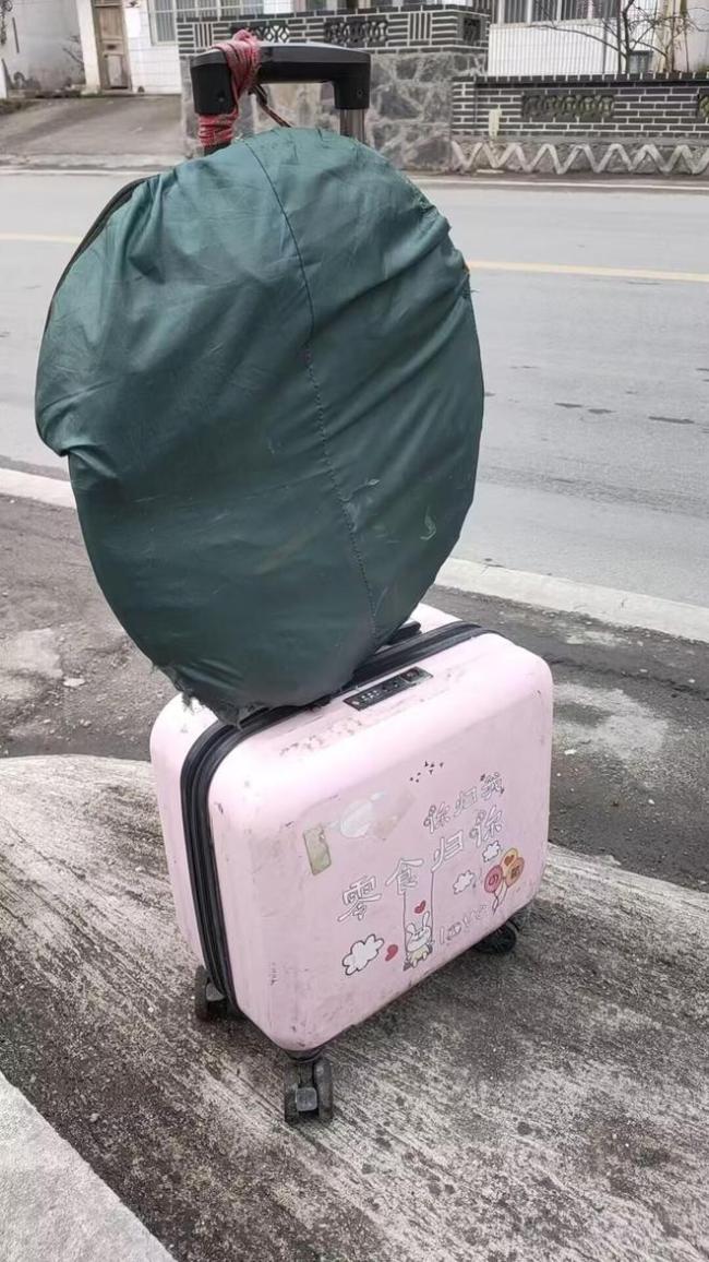 26岁男子从杭州徒步回重庆 毅力与风景同在