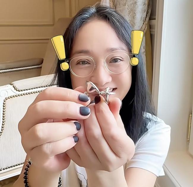 周迅自曝三天没吃淀粉 自律与信得过的秀好意思