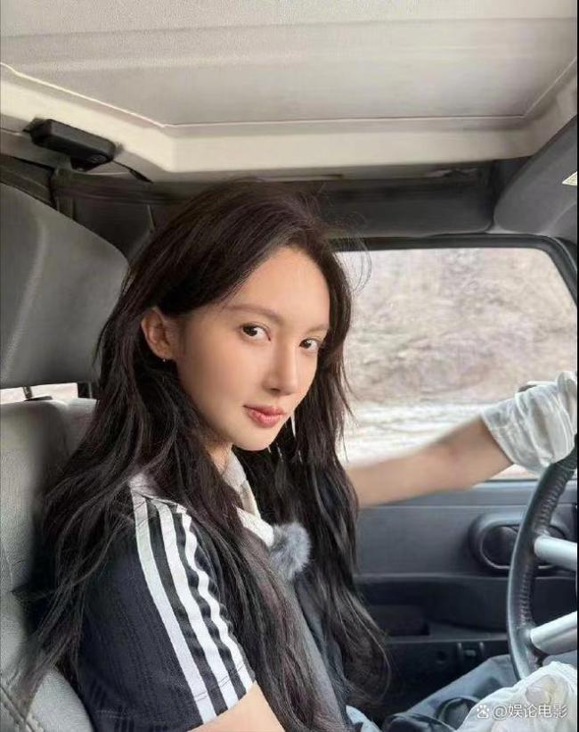 金晨疑似驾车惹事兔脱 助理顶包激发争议