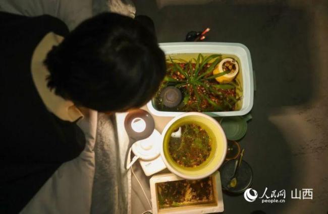 无臂博士用脚敲出4篇SCI论文 相识书写科研遗迹