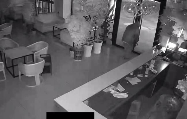 茶楼店员男友盗窃被抓获