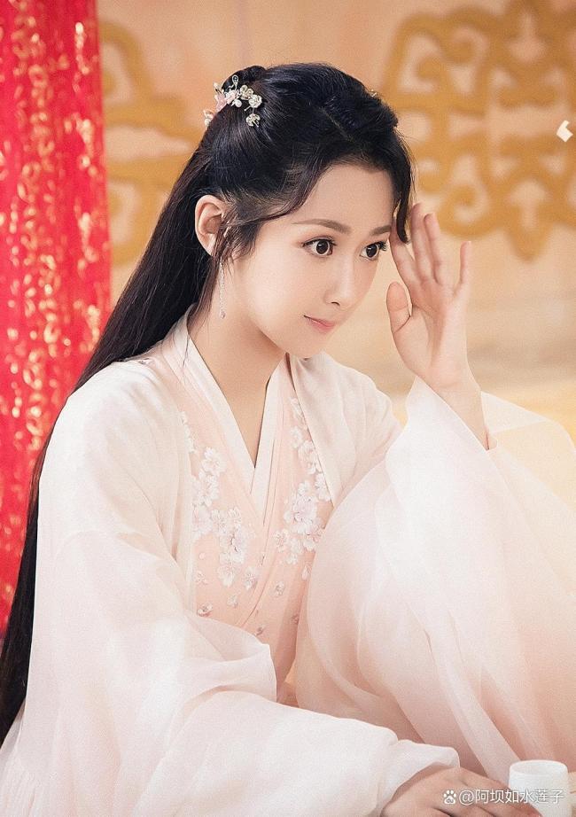 杨紫19岁就拍正剧的含金量