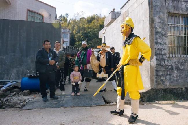 一群广西村民拍出大话西游 草根创意走红网络