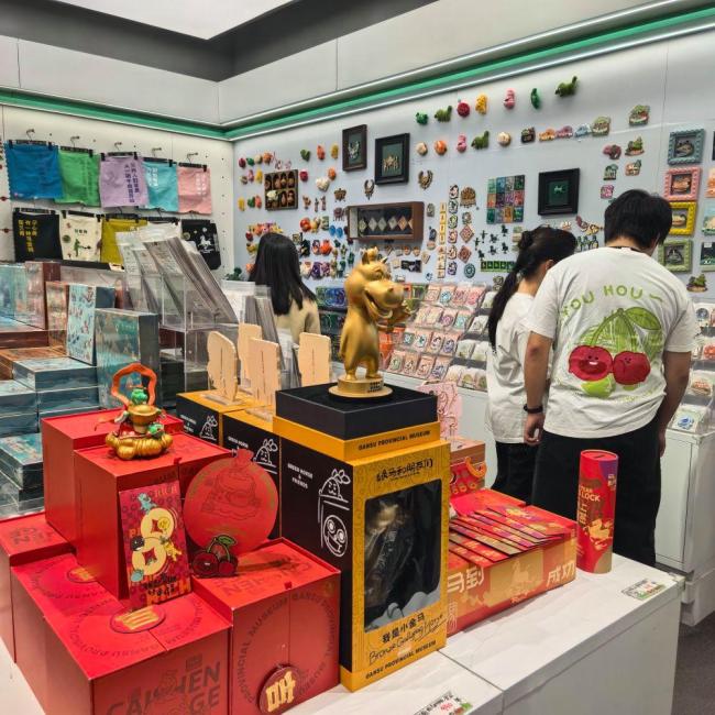 “马”元素走俏节前消费市场 萌趣产品成宠儿