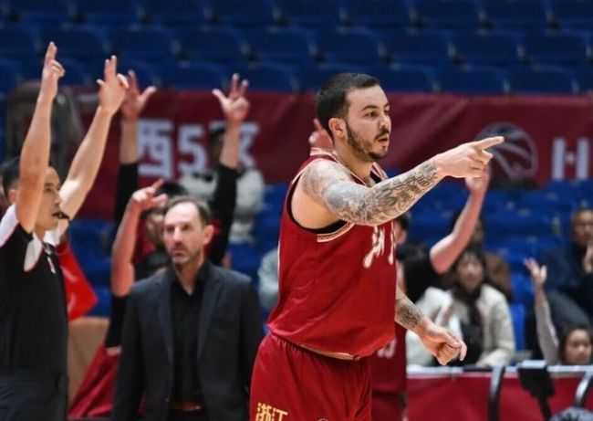 重返前八!浙江3连胜大胜送山西4连败 吴前11分于米提17 4三分 团队攻势显威