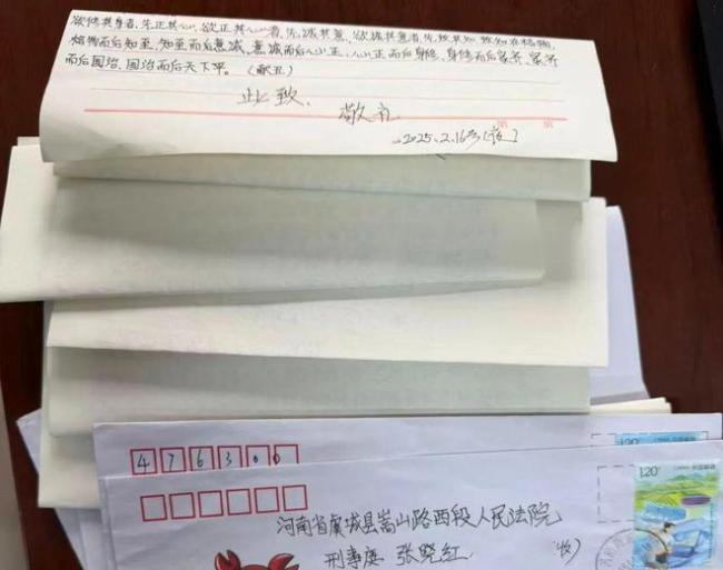 配偶闹仳离2岁娃被丢法院整夜 法官姆妈的柔和守护