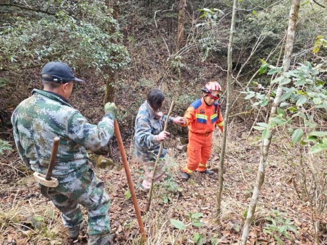 3名驴友为拍照喝茶擅闯保护区失联 代价致力于的罚单