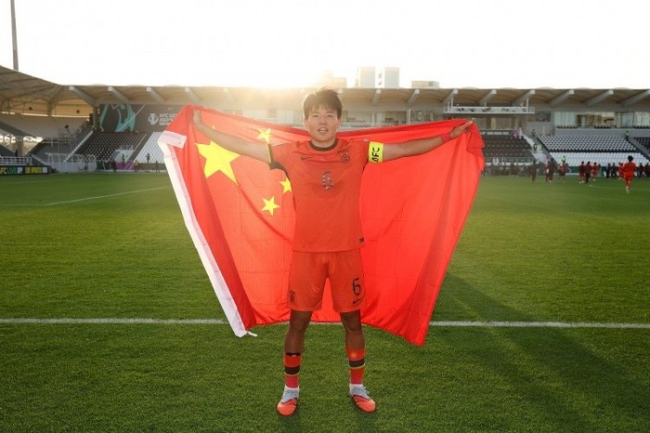 准官宣！U23国足队长0转会费加盟英超副班长 暂时效力U21梯队