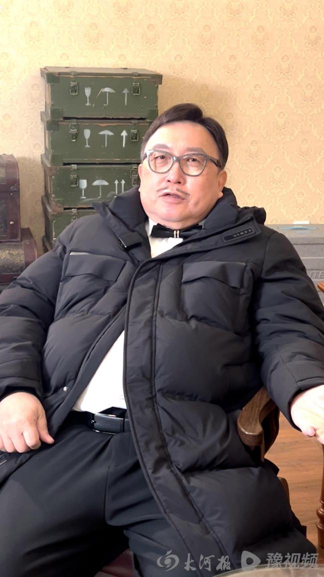 王晶首部参演短剧落地郑州