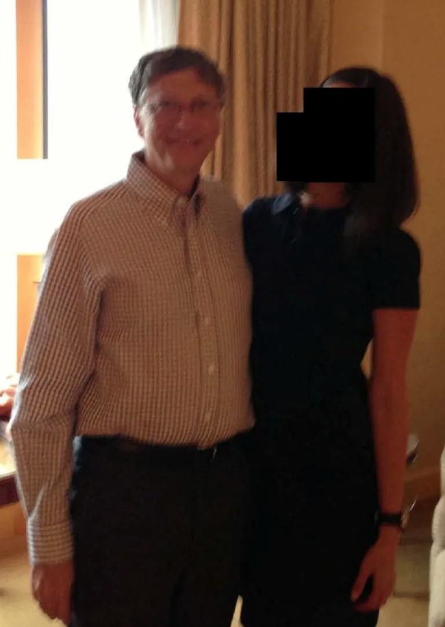 爱泼斯坦文件爆料:比尔盖茨曾染性病 邮件草稿引发争议