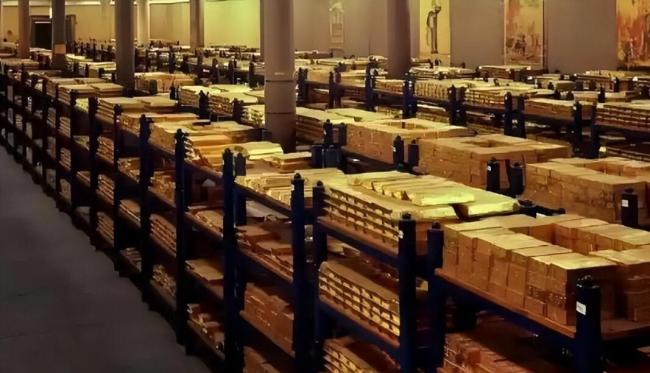 骤然暴跌！金价整夜挥发3500元 华尔街半夜“割韭菜”