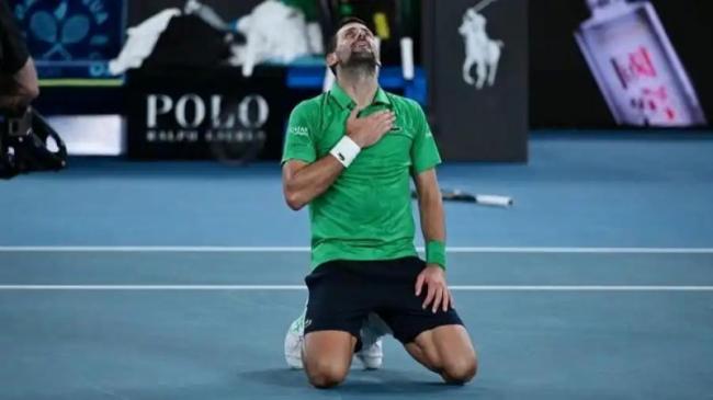 泪目！38岁德约取胜后跪地仰天长啸 逆转辛纳创历史