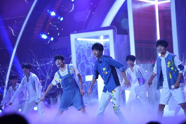 陈浚铭荣耀之战路透 舞台表里的狂欢与冲突