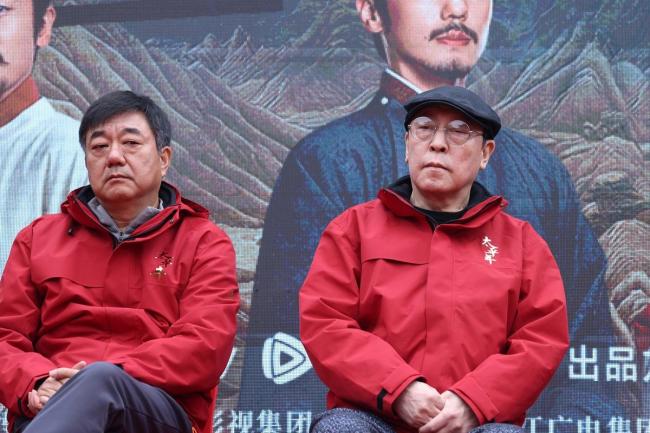 太平年改档 半夜追剧激勉热议