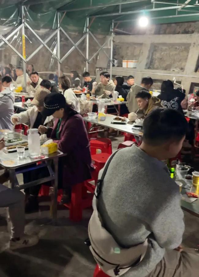 烤鸡少年称不会真的买迈巴赫 保留“少年感”