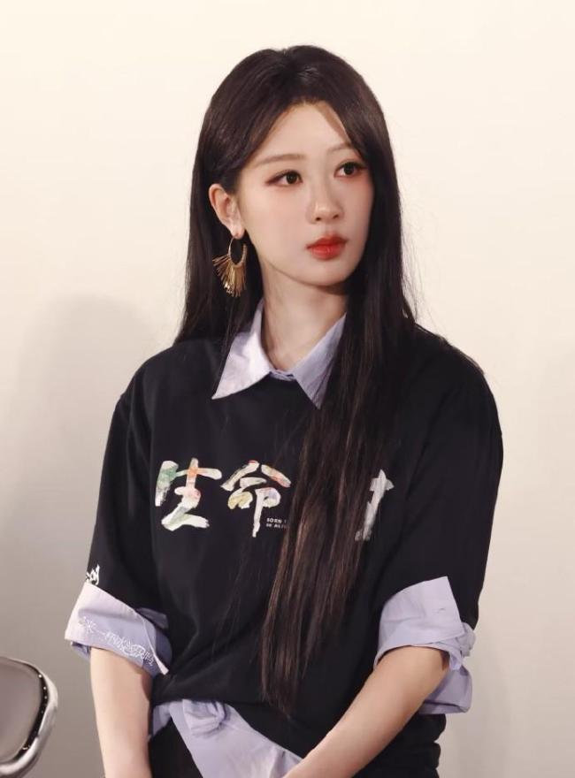 杨紫素颜拒用替身