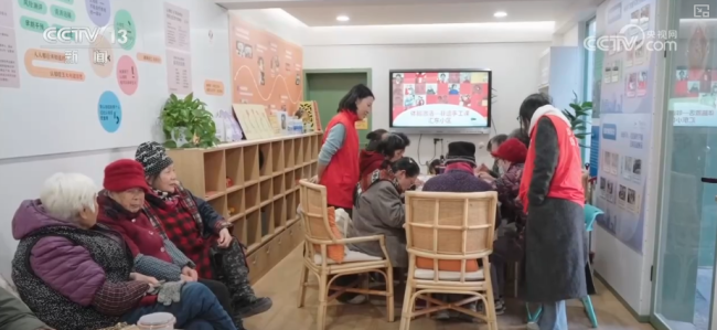 精细暖心实招“托”起“一老一小”