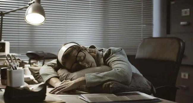 上个厕所的工夫，老公就去世了 生命警钟敲响