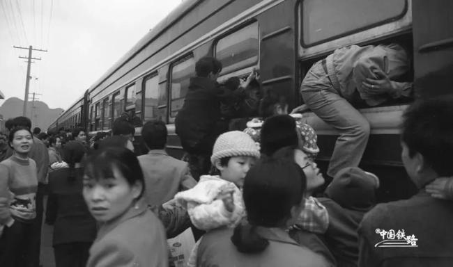15年列車運行圖見證春運高鐵變遷 從稀有到日常