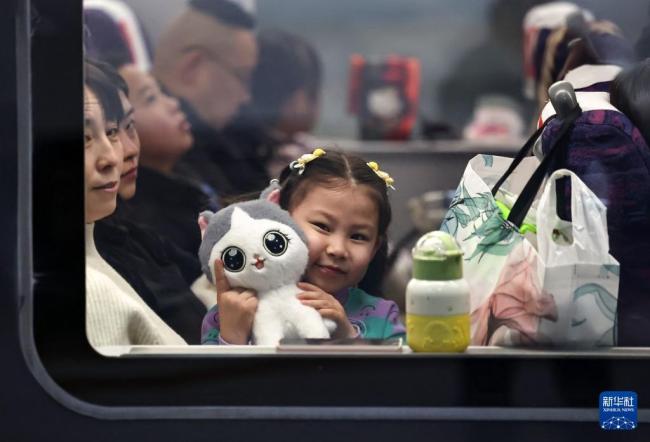 出发！下一站是团圆 温暖迁徙归家路